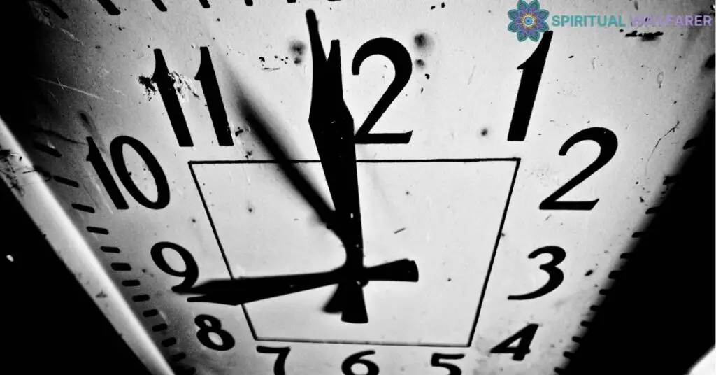 Exploring the Spiritual Meaning of Clock Stopping