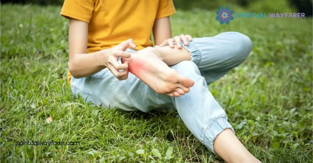 What Left Foot Itching Really Means: Discover Its Spiritual Significance 4 Responding to Left Foot Itching